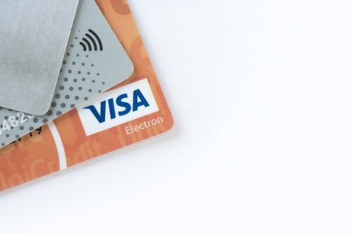 You are currently viewing Are Credit Card And Debit Card The Same, What Are The Key Differences?